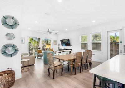 Coral Bay, dining room