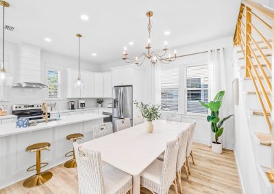 Blue Lagoon, kitchen and dining room