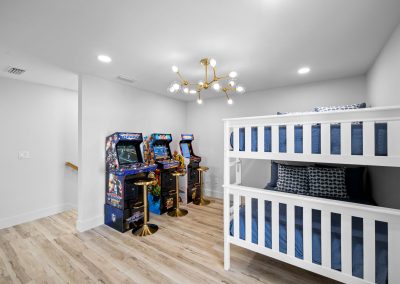 Blue Lagoon, bunk bed and arcade room