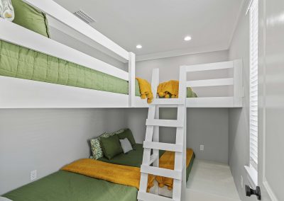 Bougie Buffalo, bunk beds