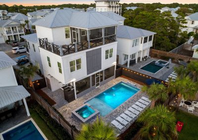 Bougie Buffalo, pool and hot tub