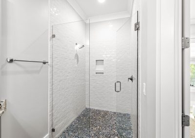 Grand Pearl, walk-in shower