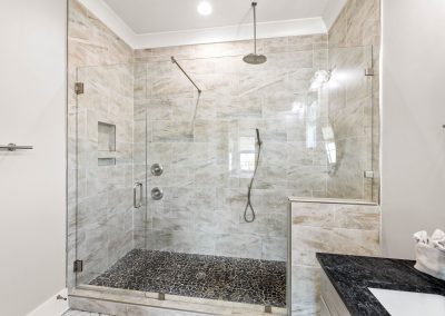 Grand Pearl, large walk-in shower