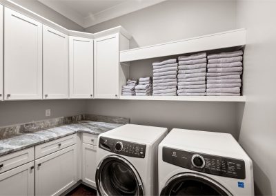 Grand Pearl, laundry room