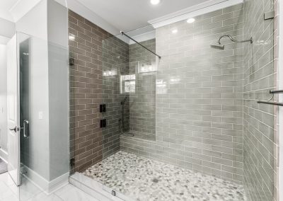 Grand Pearl, large walk-in shower