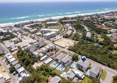 Emerald Palace, proximity to the beach