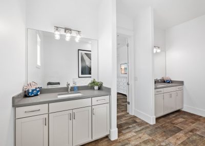 Atlantis, bathroom with two vanities