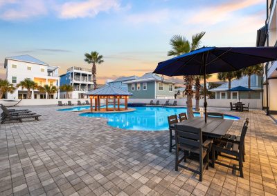 Atlantis, pool with swim up bar