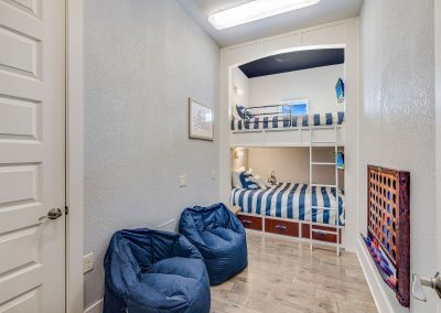 Aqua Reina, built-in bunk beds