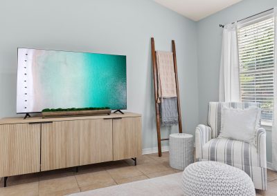 Wavy Whale, living room
