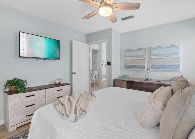 Wavy Whale, living room