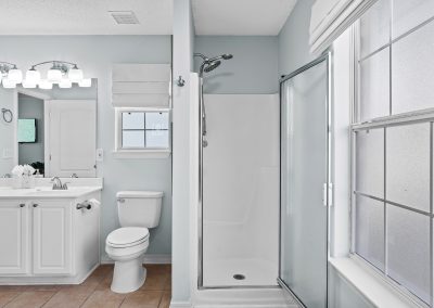 Wavy Whale, bathroom