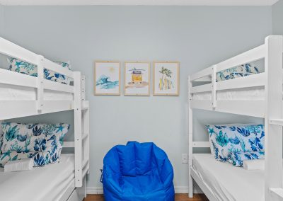 Wavy Whale, bedroom with bunks