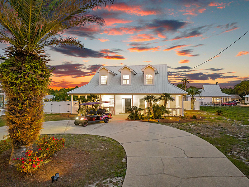 Palm Royale, front of the home