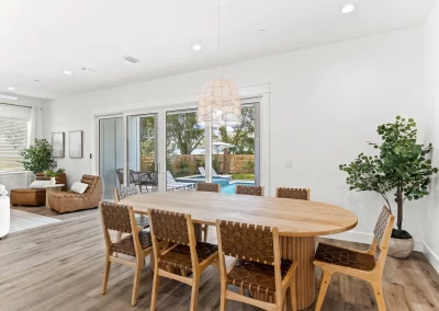 Black Pearl, dining room table