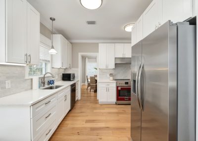 Palm Royale, kitchen