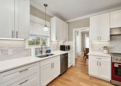 Palm Royale, kitchen