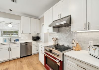 Palm Royale, kitchen