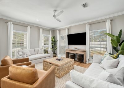 Palm Royale, living room
