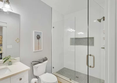 Poseidon's Palace, bathroom