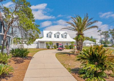 Palm Royale, front of the home