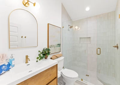 Black Pearl, bathroom